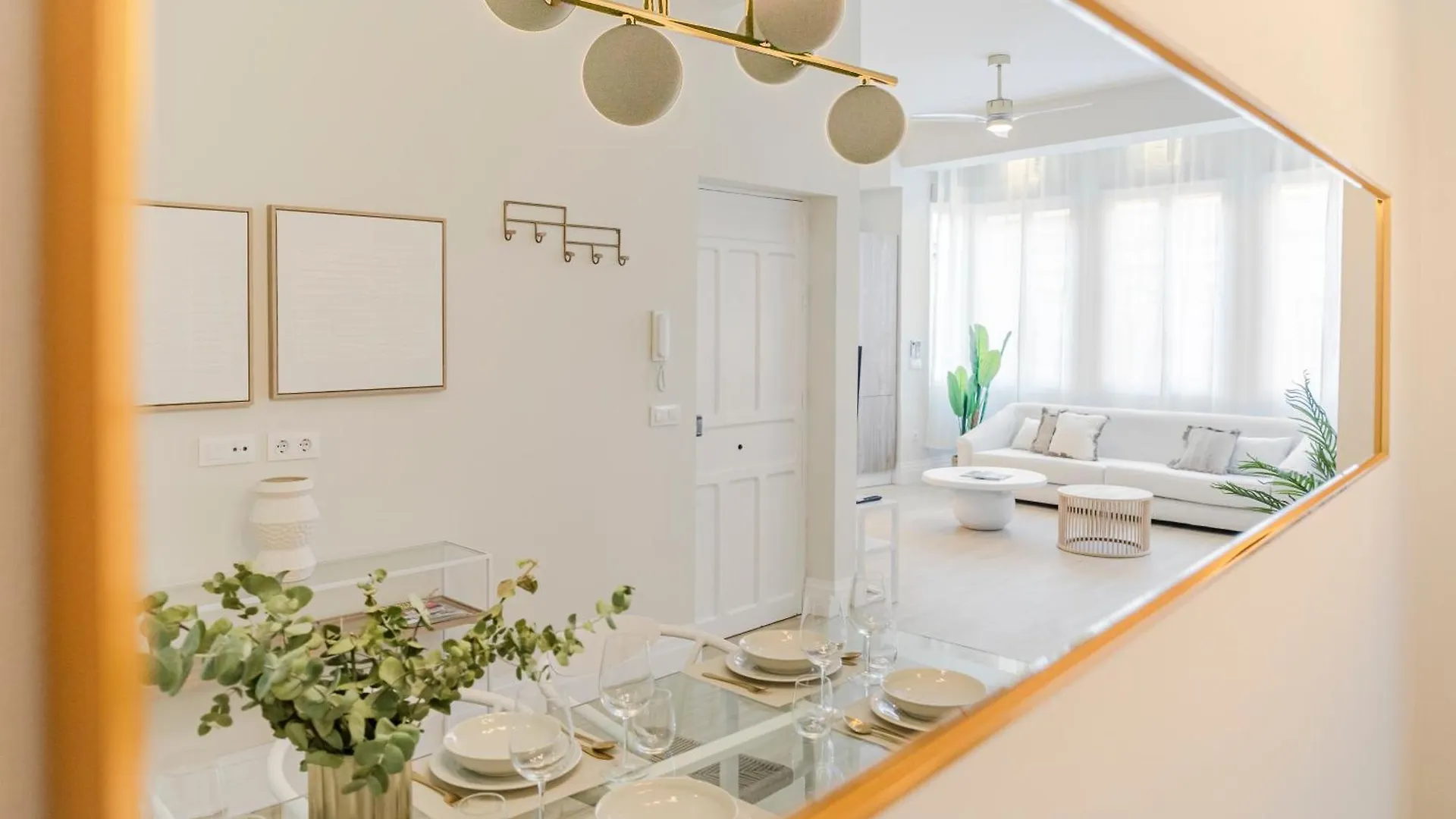 Isg Apartments Faustino 45 إشبيلية