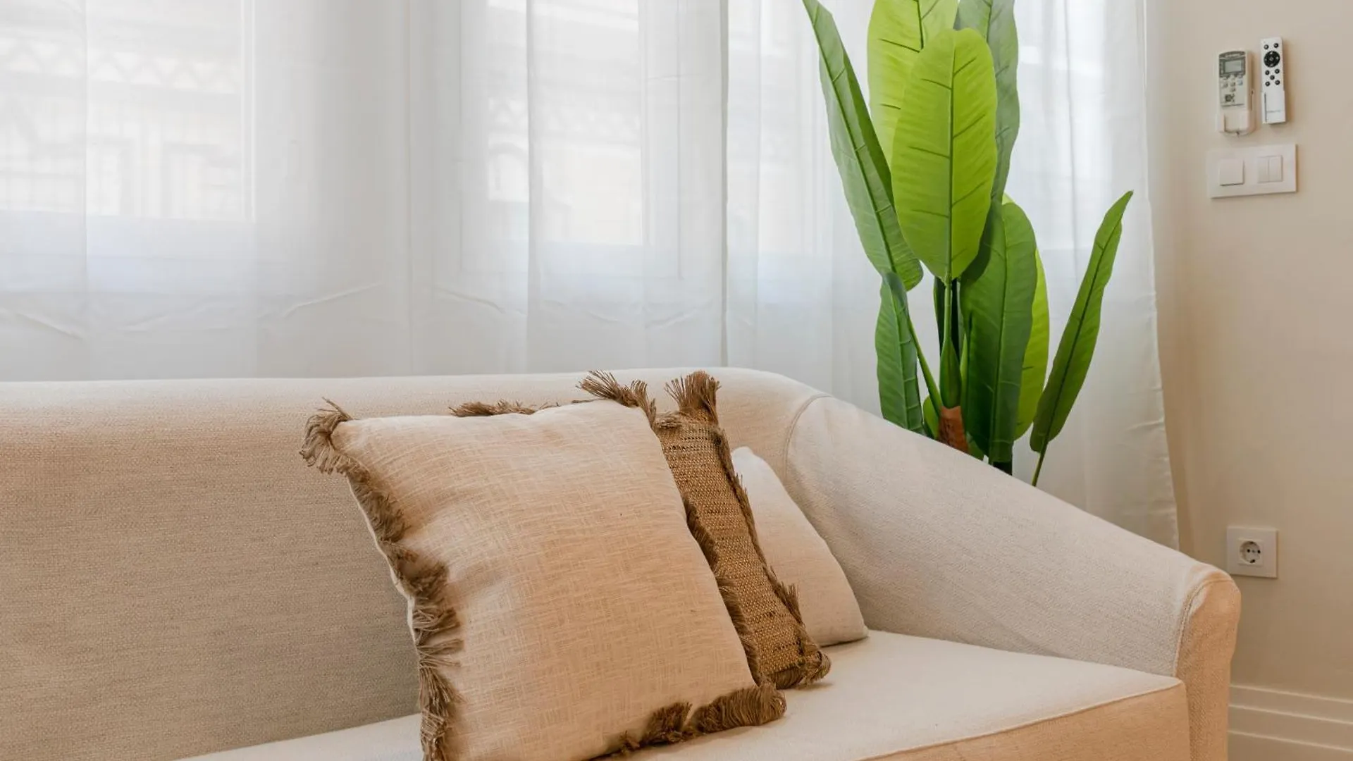 Isg Apartments Faustino 45 إشبيلية