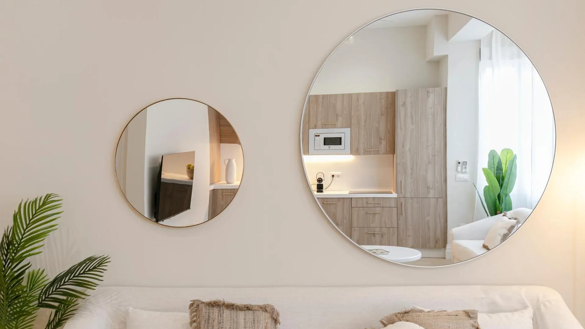Isg Apartments Faustino 45 إشبيلية 0*,