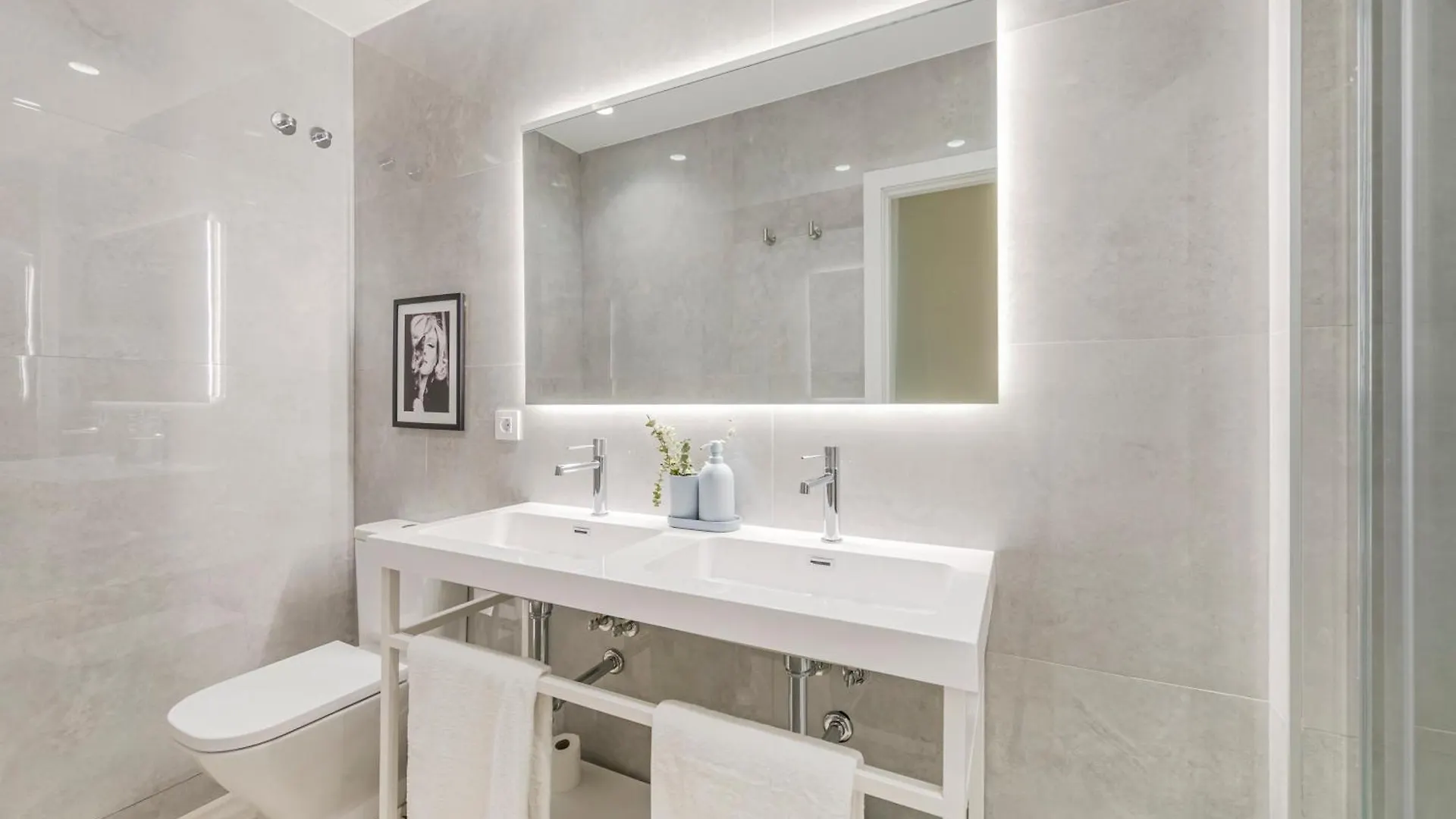 Isg Apartments Faustino 45 إشبيلية