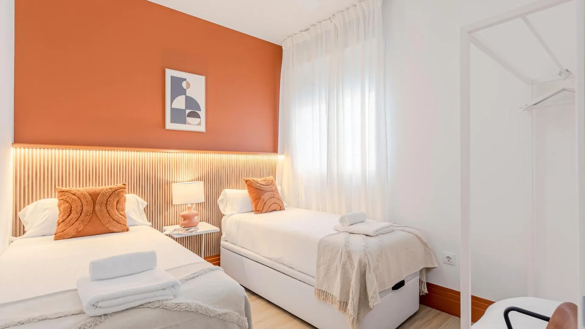 Isg Apartments Faustino 45 إشبيلية 0*,  إسبانيا